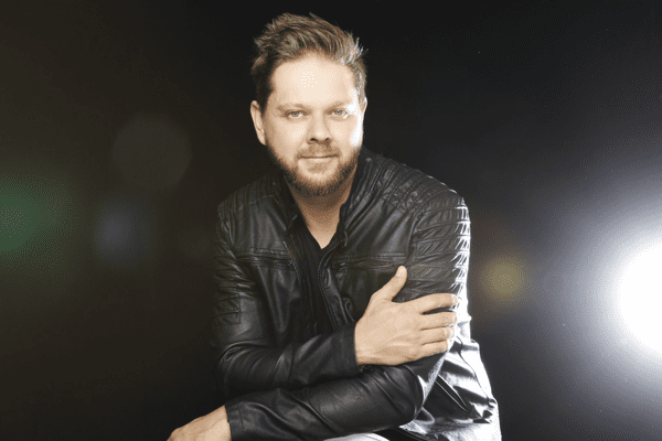 Pieter Marcato Swipe Right