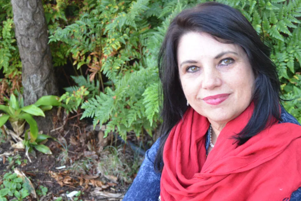 Belia Lourens sings Juanita Claassen