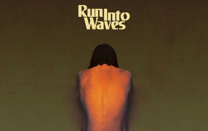 aKING Run Into Waves