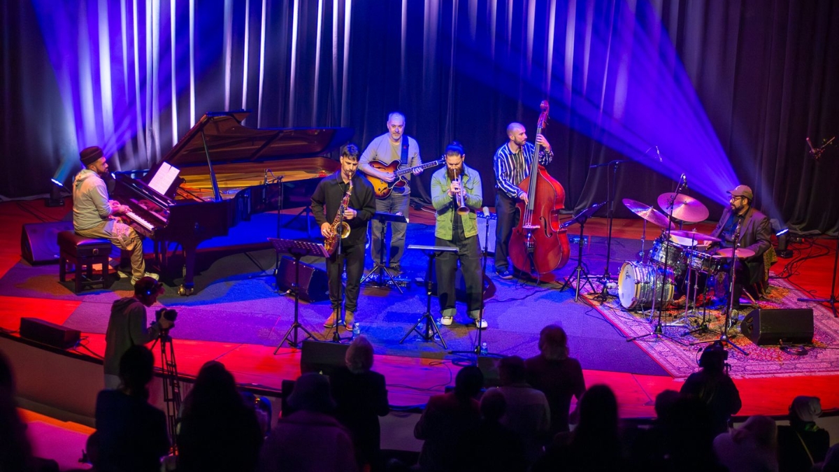 Kesivan and The Lights